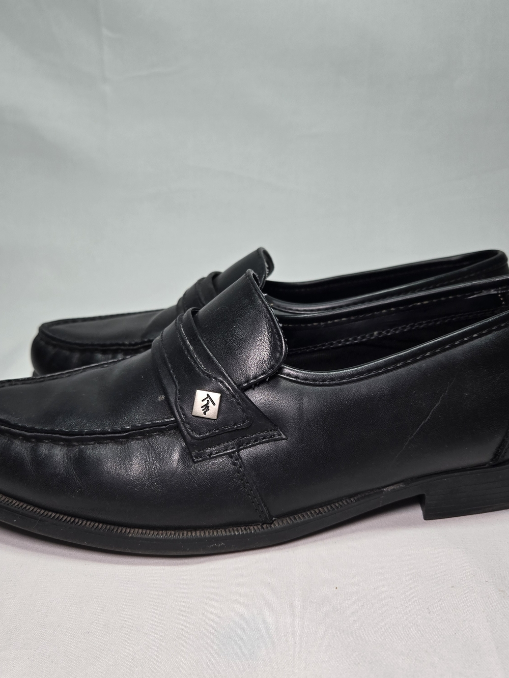 Thom McAn Mens 9W Wide Moc Toe Black Leather Loafers Preppy Classic Slip On